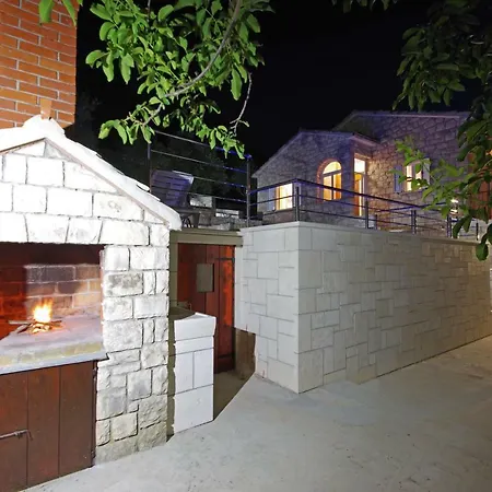 Kuca Za Odmor Toni アパート